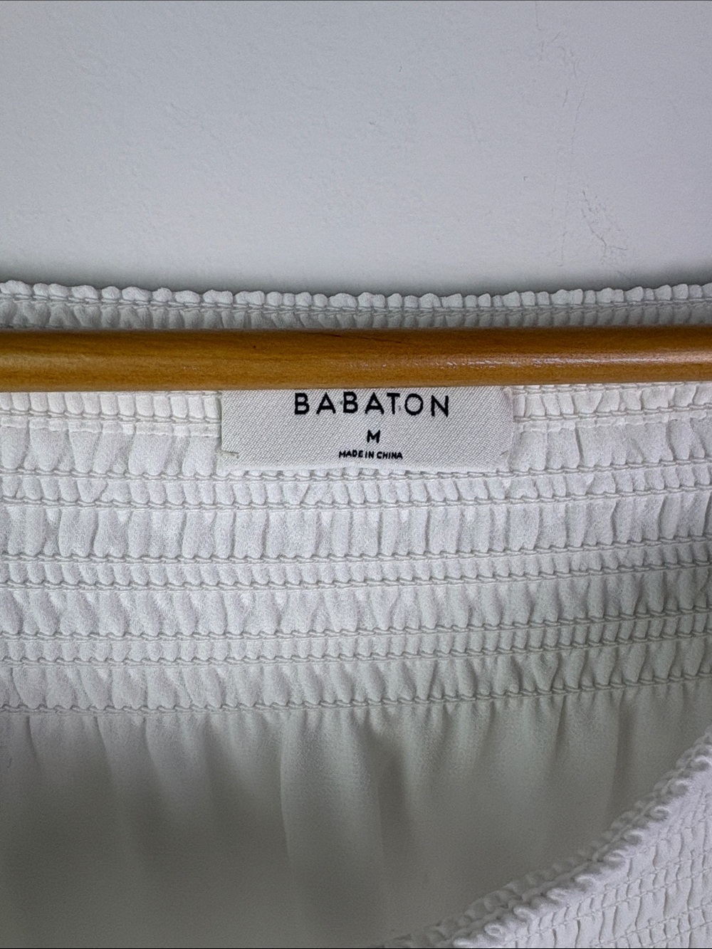 Aritzia Babaton White Smocked off the shoulder Blouse size M - Picture 4 of 5
